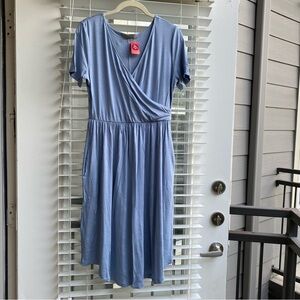 Eikosi Large Blue V-Neck Pockets Short Sleeve Elastic Waist Office Dress